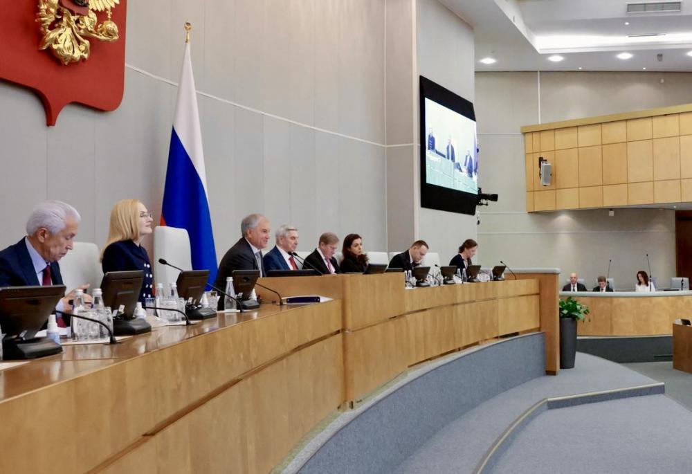 Госдума в первом чтении приняла законопроекты о возврате онлайн-товаров, ответственности в туризме и кадастровом учете