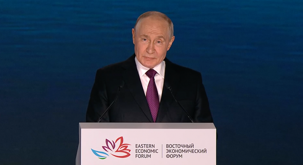Антон Мороз посетил пленарное заседание Восточного экономического форума — 2026