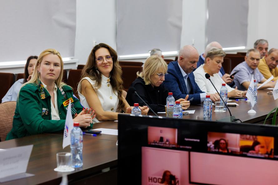 Антон Мороз на круглом столе в Иркутске представил стратегию НОСТРОЙ в сфере кадрового обеспечения