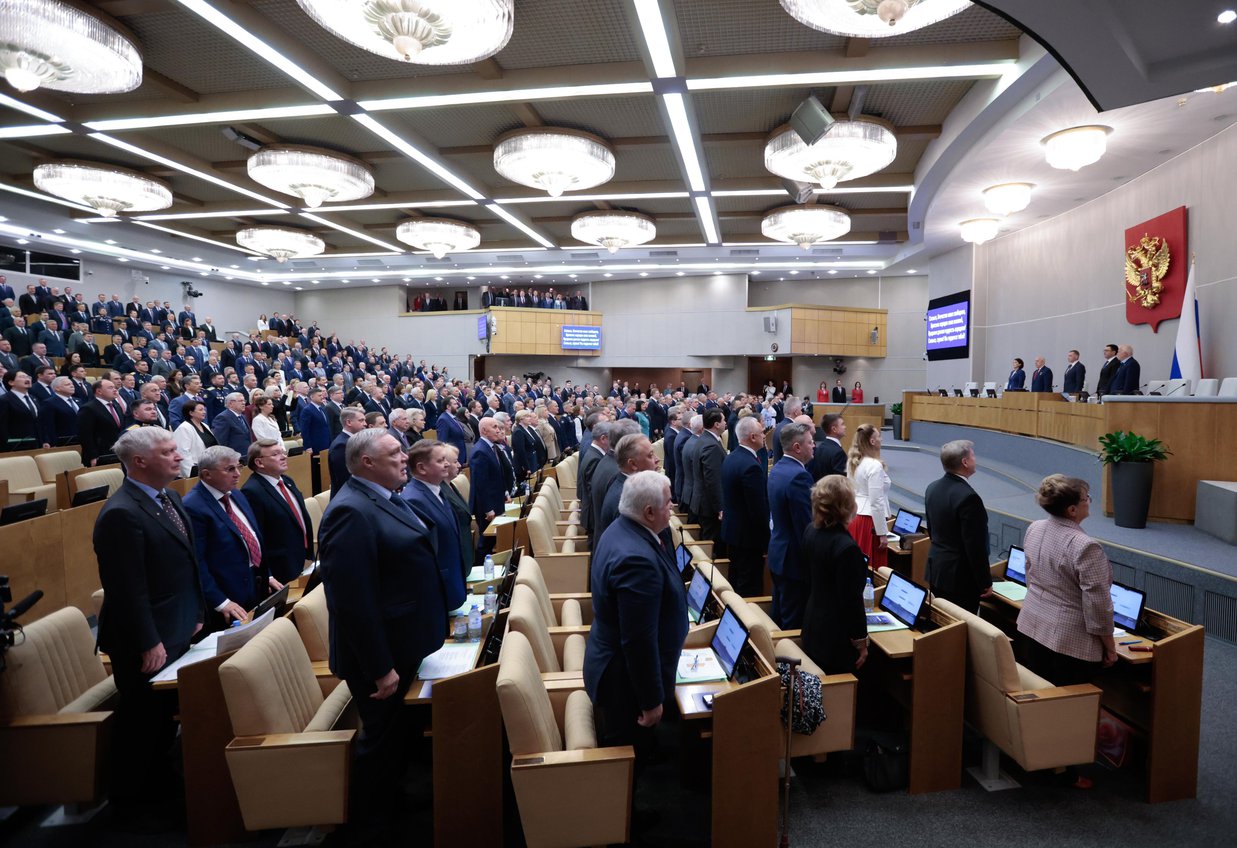 Антон Мороз принял участие в первом заседании Государственной Думы девятого созыва