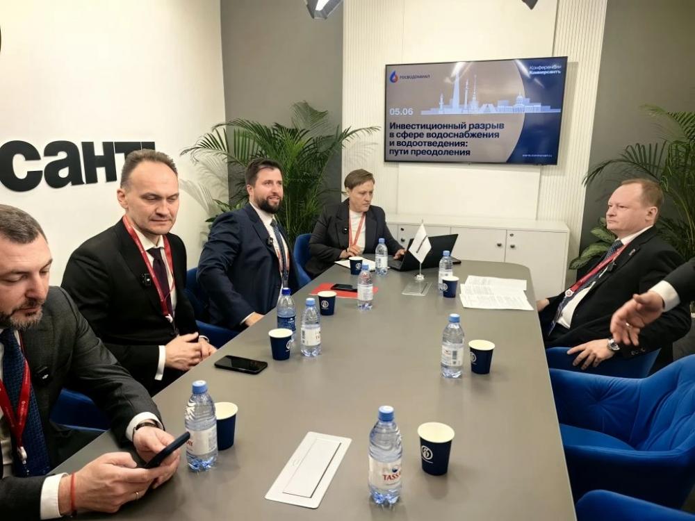 Антон Мороз выступил на деловой сессии ИД «Коммерсантъ», посвященной путям преодоления инвестиционного разрыва в сфере водоснабжения и водоотведения